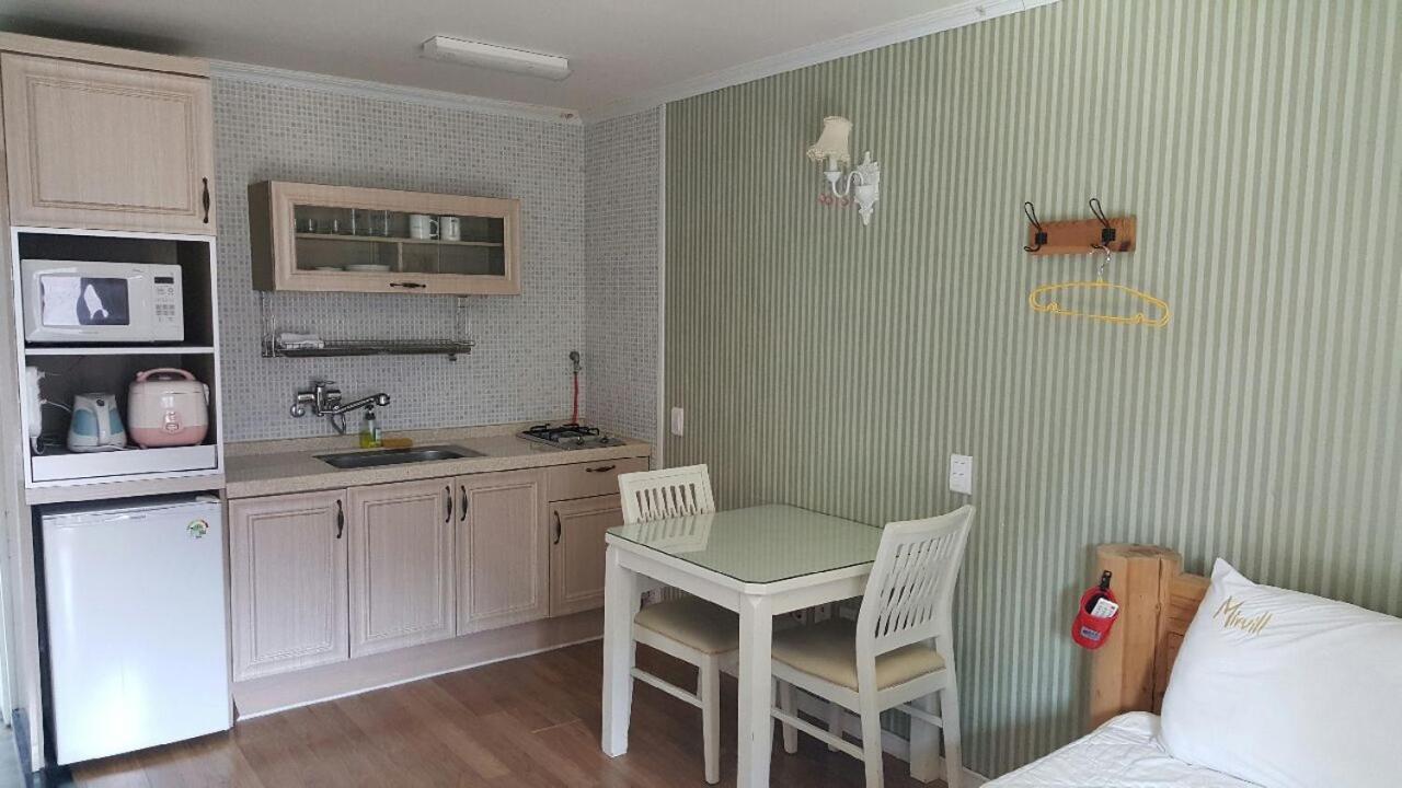 Mirvill Pension & Resort Seogwipo Bagian luar foto